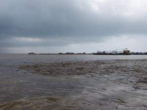 Vuil in haven Gythio