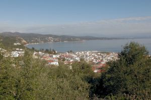 Uitzicht vanaf nieuwe rondweg Gythio